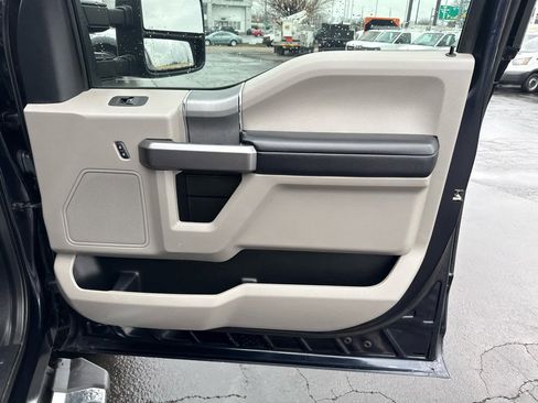 Used 2021 Ford F250 XLT w/ XLT Premium Package image 28