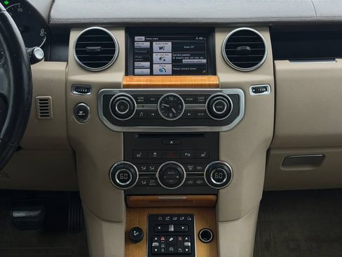 Used 2015 Land Rover LR4 HSE AWD/4WD image 24