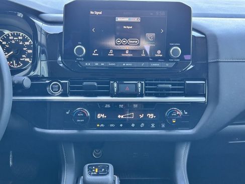 Certified 2024 Nissan Pathfinder SV w/ Black Appearance Package image 15