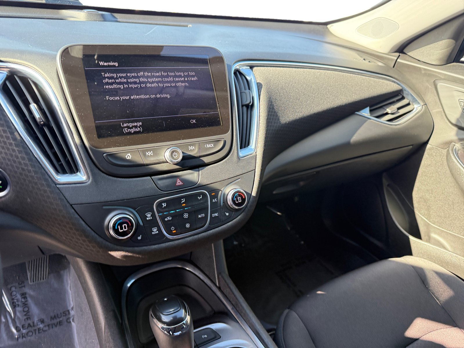 Used 2019 Chevrolet Malibu Hybrid FWD image 12