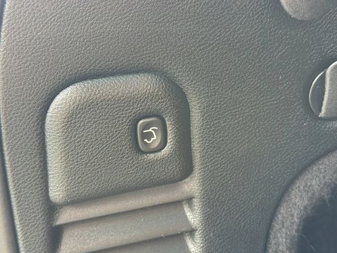 Used 2018 Jeep Grand Cherokee Altitude AWD/4WD image 17