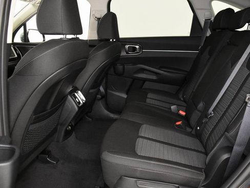 Certified 2024 Kia Sorento LX image 24