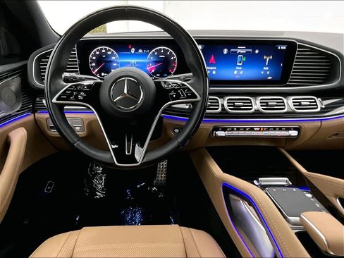 Used 2026 Mercedes-Benz GLS 580 4MATIC image 4