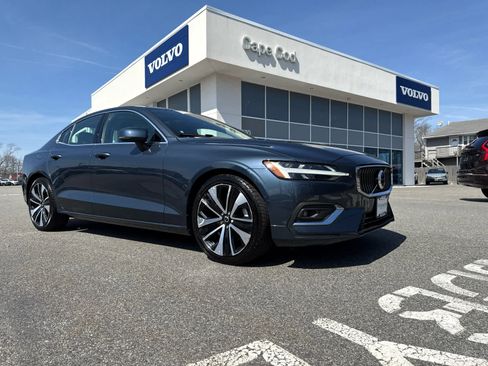 Used 2023 Volvo S60 B5 Ultimate w/ Climate Package FWD image 2