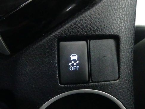 Used 2019 Toyota Corolla LE image 39