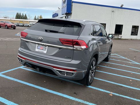Used 2023 Volkswagen Atlas Cross Sport SEL Premium R-Line image 5