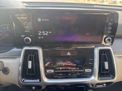 Certified 2021 Kia Sorento SX image 9