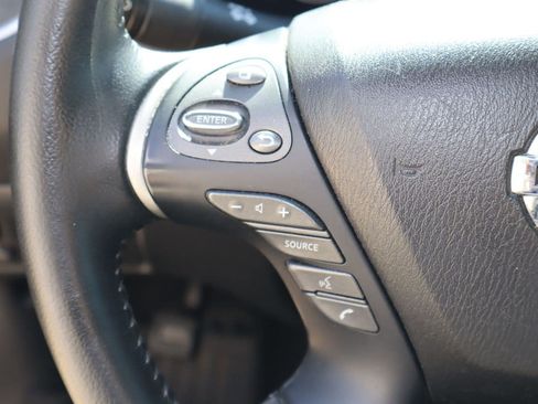 Used 2020 Nissan Pathfinder SV FWD image 12