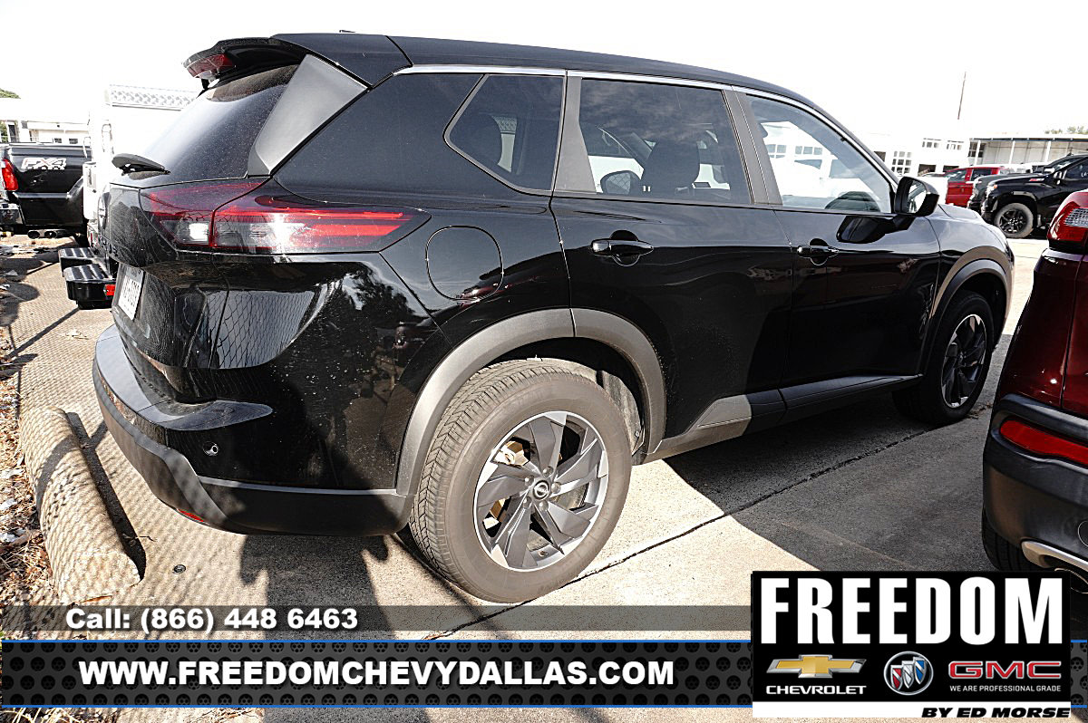 Used 2025 Nissan Rogue SV FWD image 5