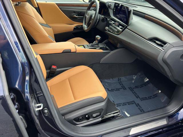 Certified 2025 Lexus ES 300h w/ Premium Package FWD image 14