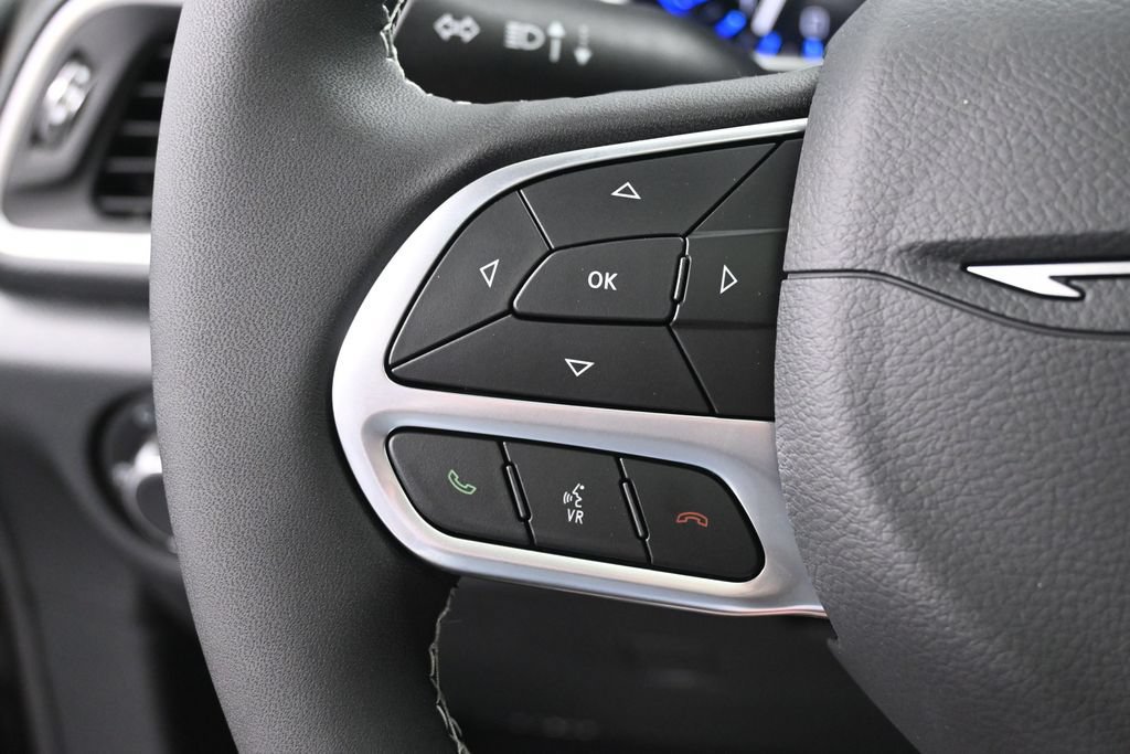 New 2027 Chrysler Pacifica Select w/ Family Tech Group FWD image 27