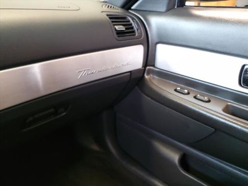 Used 2002 Ford Thunderbird Deluxe image 19