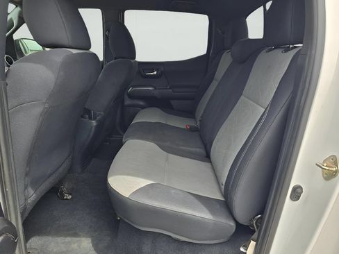 Used 2020 Toyota Tacoma TRD Sport w/ Technology Package AWD/4WD image 25