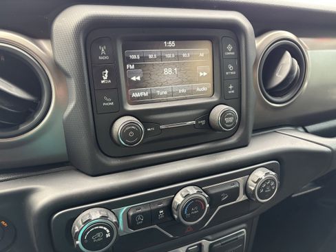 Used 2018 Jeep Wrangler Unlimited Sport S image 22