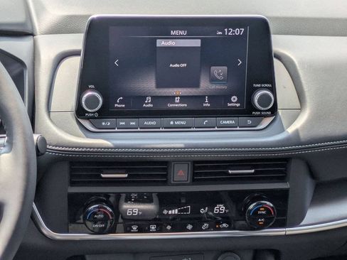 New 2025 Nissan Rogue SV AWD/4WD image 33