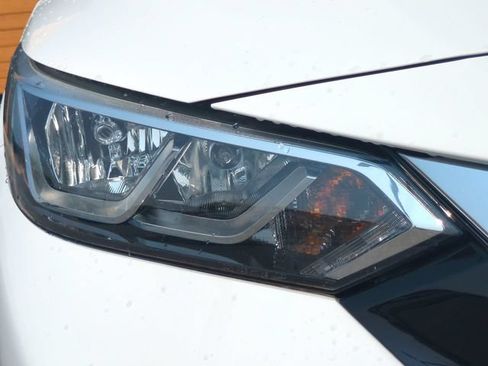 Used 2022 Nissan Sentra SV FWD image 10