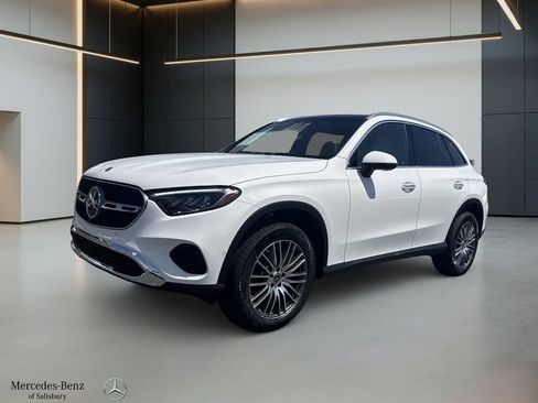 Used 2026 Mercedes-Benz GLC 300 4MATIC image 1