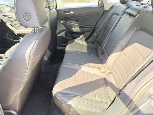 Used 2023 Volkswagen Jetta SE w/ Panoramic Sunroof Package FWD image 11