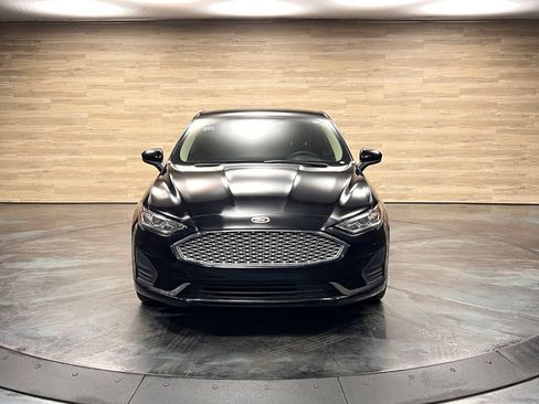 Used 2020 Ford Fusion SE FWD image 19