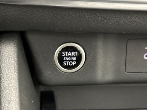 Used 2023 Nissan Rogue SV image 19