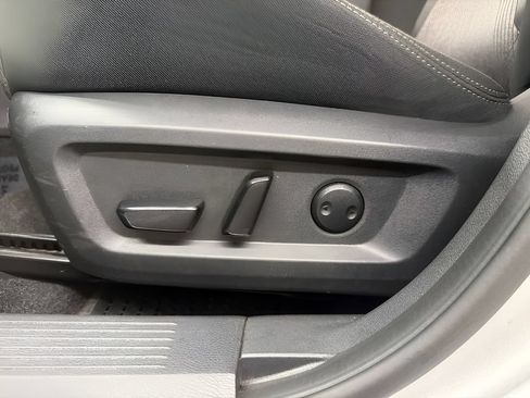 Used 2024 Nissan Rogue SV FWD image 16
