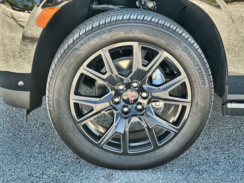 Certified 2024 GMC Yukon Denali Ultimate image 33