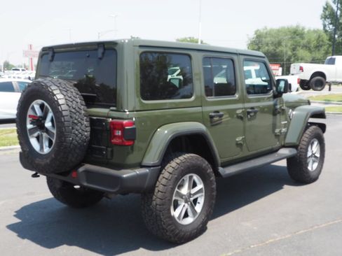 Used 2022 Jeep Wrangler Unlimited Sahara w/ LED Lighting Group AWD/4WD image 7