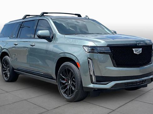 Used 2024 Cadillac Escalade ESV Sport Platinum w/ LPO, ONYX Package AWD/4WD image 3