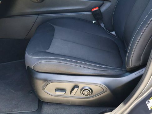 Used 2025 Jeep Grand Cherokee Laredo X RWD image 16