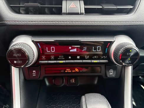 Certified 2025 Toyota RAV4 XLE AWD/4WD image 26