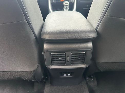 Used 2025 Toyota RAV4 XLE FWD image 32
