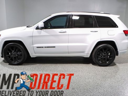 Used 2018 Jeep Grand Cherokee Altitude image 10