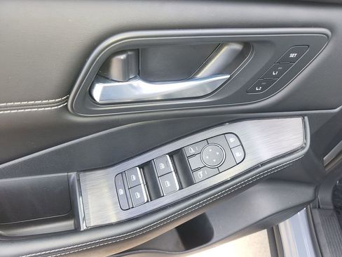 Certified 2025 Nissan Rogue SL w/ Tech Package image 35