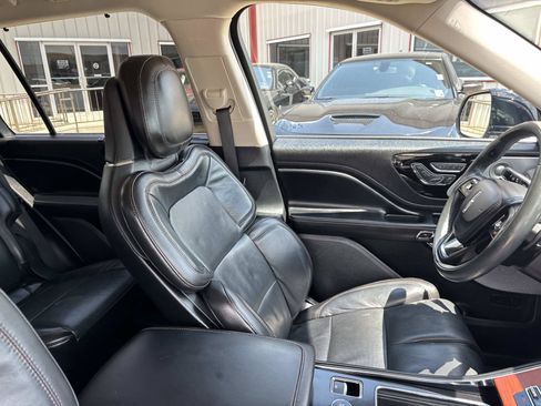 Used 2022 Lincoln Aviator Reserve w/ Equipment Group 201A AWD/4WD image 11