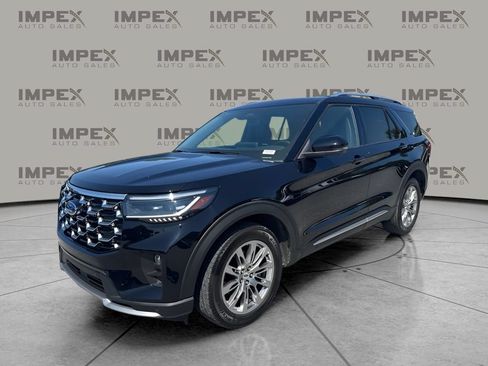 Used 2025 Ford Explorer Platinum AWD/4WD image 1