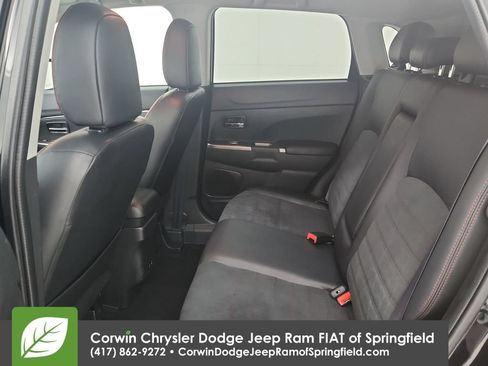 Used 2025 Mitsubishi Outlander Sport SE AWD/4WD image 28