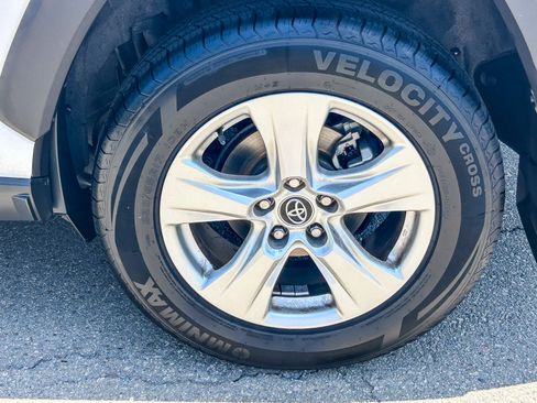Used 2021 Toyota RAV4 XLE w/ Carpet Mat Package (TMS) FWD image 11