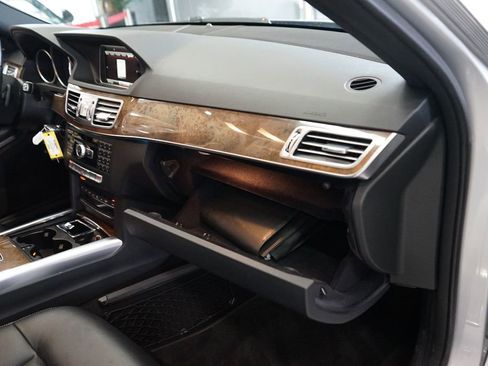 Used 2014 Mercedes-Benz E 350 4MATIC Sedan image 45