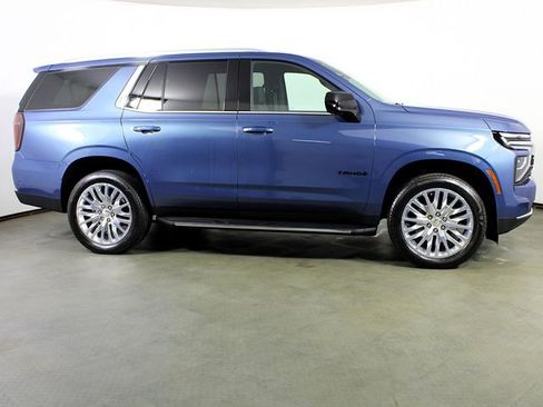 Used 2026 Chevrolet Tahoe LT w/ LPO, Dark Essentials Package RWD image 8
