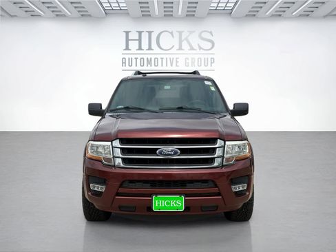 Used 2017 Ford Expedition XLT w/ Equipment Group 202A RWD image 2