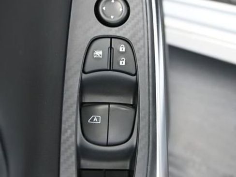 Used 2025 Nissan Sentra SR image 19