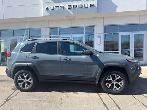Used 2014 Jeep Cherokee Trailhawk w/ Technology Group image 2