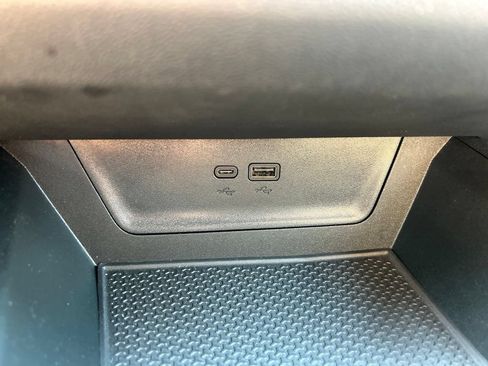 Used 2026 Chevrolet Equinox LT AWD/4WD image 33
