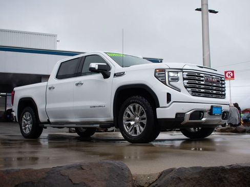 Certified 2022 GMC Sierra 1500 Denali image 5