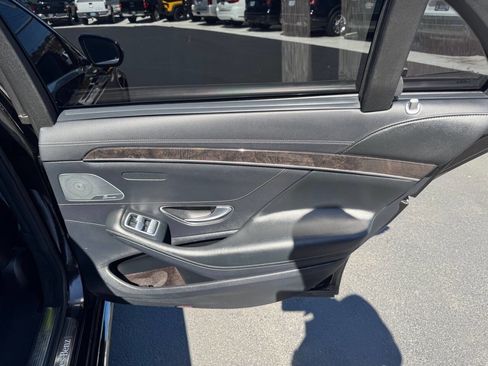 Used 2015 Mercedes-Benz S 550 Sedan image 31