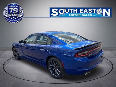 Used 2021 Dodge Charger SXT w/ Blacktop Package RWD image 5