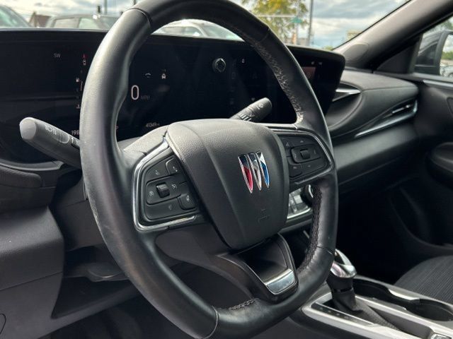 Used 2024 Buick Envista Sport Touring w/ Convenience I Package FWD image 33