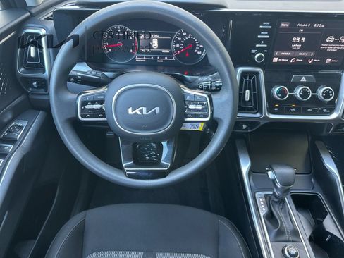 Certified 2023 Kia Sorento LX FWD image 15