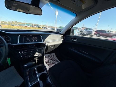 Used 2020 Kia Optima LX image 11
