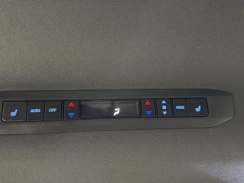Used 2024 Toyota Sienna Limited AWD/4WD image 20